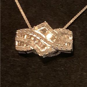 ❤️Gorgeous solid sterling and diamond necklace